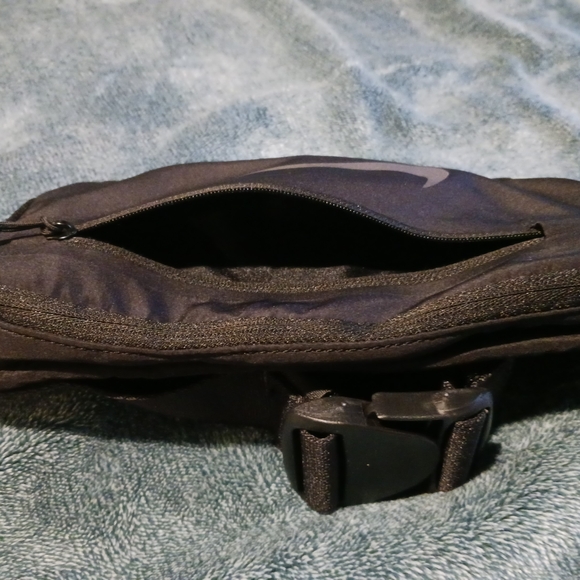 Nike Black Belt Bag for Men - Picture 5 of 9